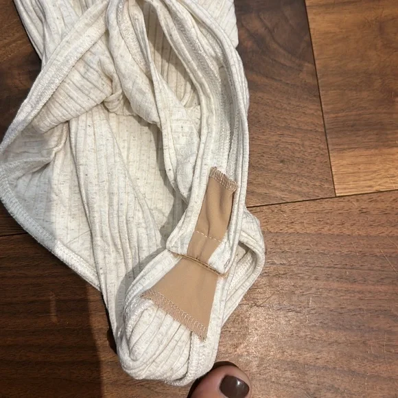 NWOT ALIX Nyc Ribbed Oat Sleeveless Bodysuit XS - Picture 6 of 6